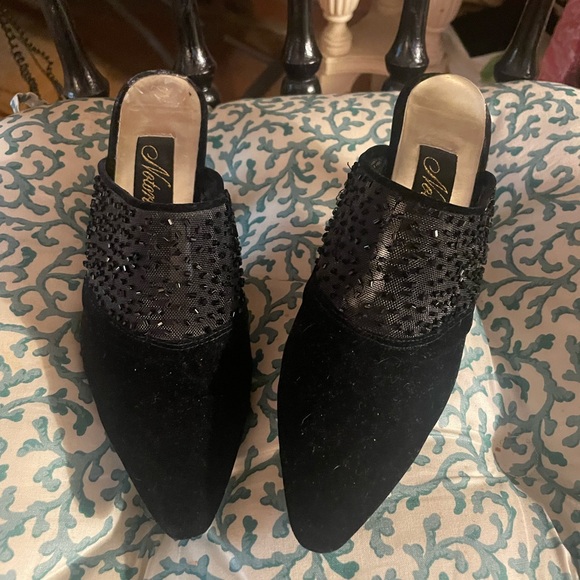 Notorious Shoes - Elegant Black Mules by Notorious 8